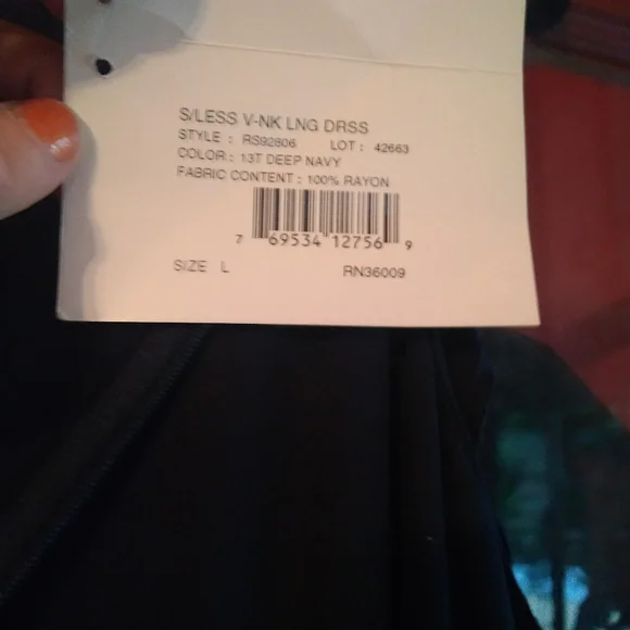 Calvin Klein v-neck maxi - Picture 8 of 8